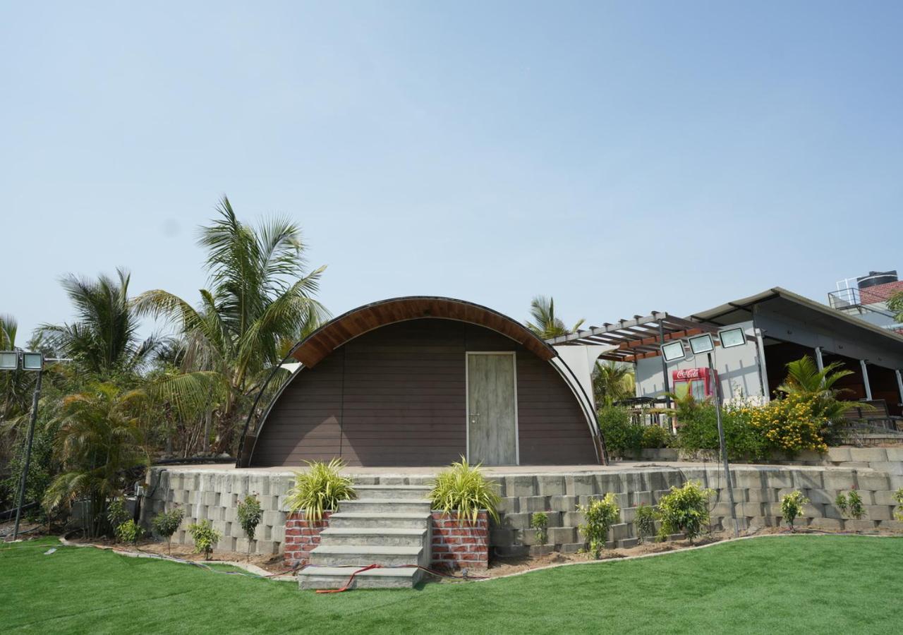 Palm Beach Resort Valsad Екстер'єр фото