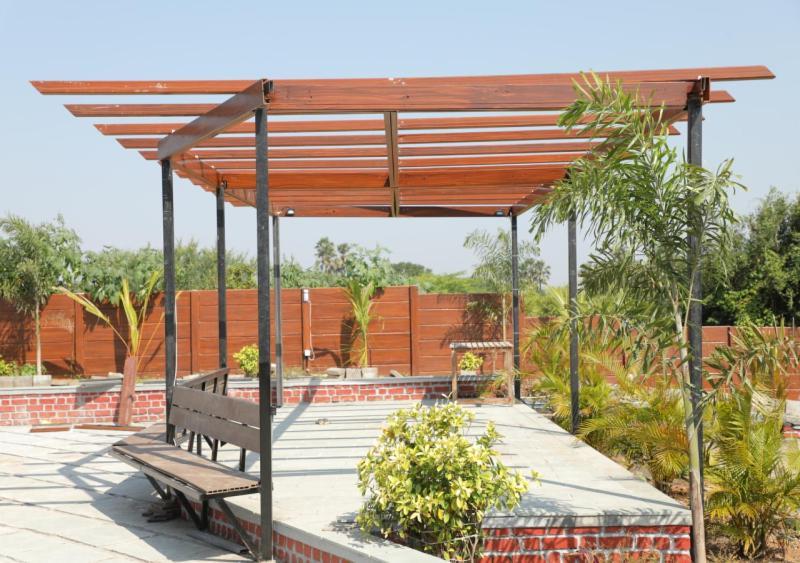 Palm Beach Resort Valsad Екстер'єр фото